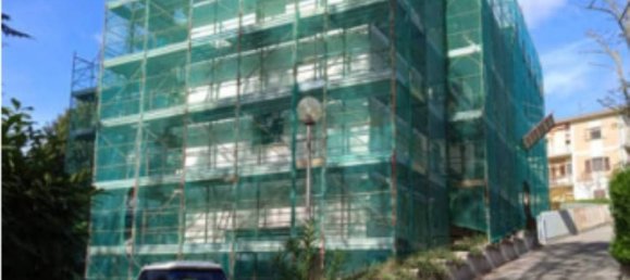 585m² Commercial property in Melfi, Italy No. 376093 8