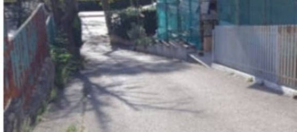 585m² Commercial property in Melfi, Italy No. 376093 3