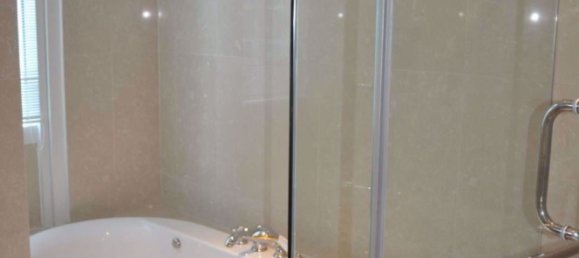 Кондоминиум  с 2 спальнями в Патхум Ван, Таиланд № 9402 14