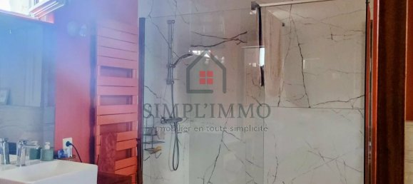 2 bedrooms House in Saintes, France No. 277464 4