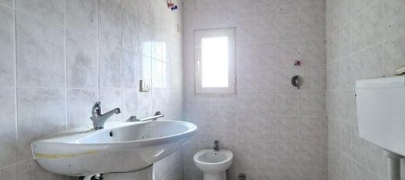 9 rooms House in Nocciano, Italy No. 127552 30