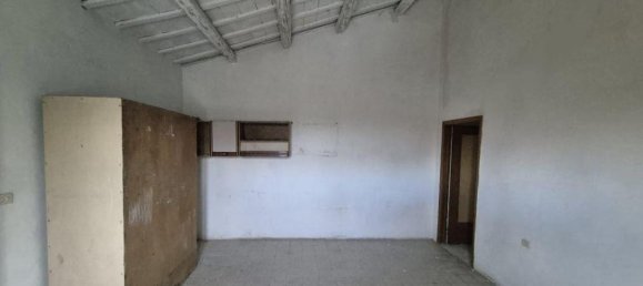 9 rooms House in Nocciano, Italy No. 127552 32