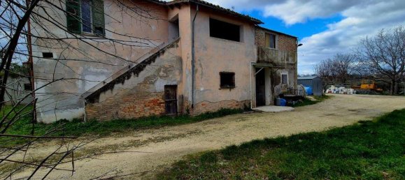 9 rooms House in Nocciano, Italy No. 127552 7