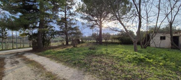 9 rooms House in Nocciano, Italy No. 127552 16