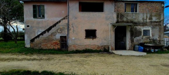 9 rooms House in Nocciano, Italy No. 127552 8