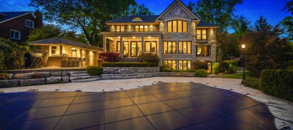 5 bedrooms House in Burlington, Canada No. 123 4