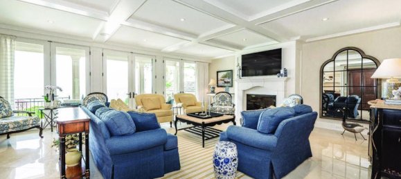 5 bedrooms House in Burlington, Canada No. 123 3