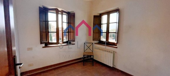 2 bedrooms Apartment in Barga, Italy No. 189408 8