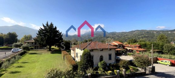 2 bedrooms Apartment in Barga, Italy No. 189408 2