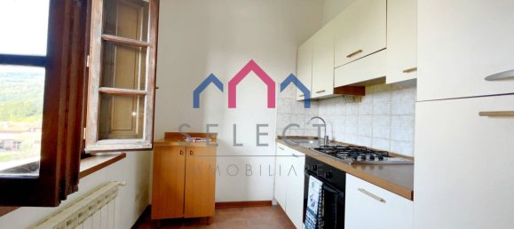 2 bedrooms Apartment in Barga, Italy No. 189408 5