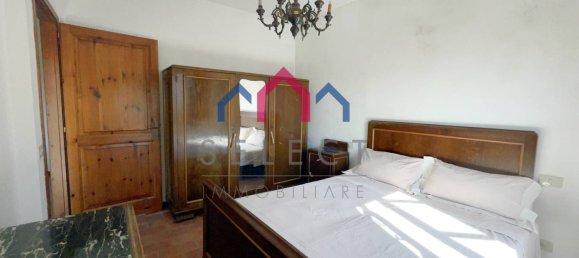 2 bedrooms Apartment in Barga, Italy No. 189408 10