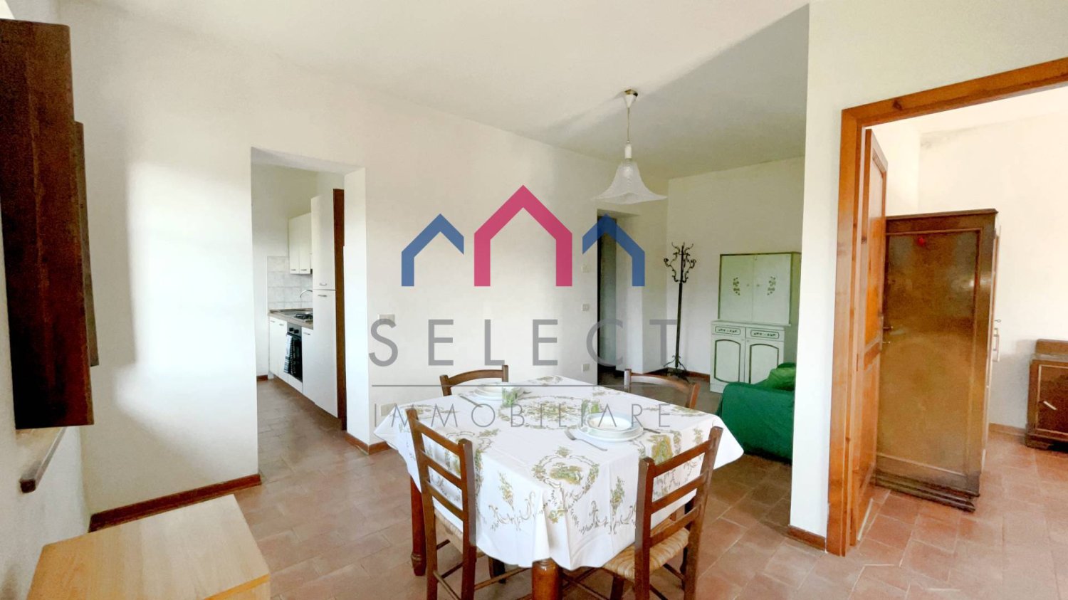2 bedrooms Apartment in Barga, Italy No. 189408