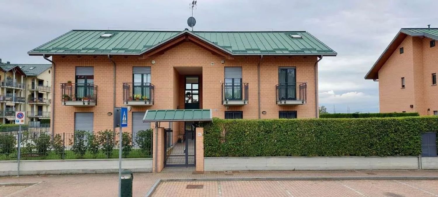 Apartamento de 4 habitaciónes en Moncalieri, Italy No. 49422