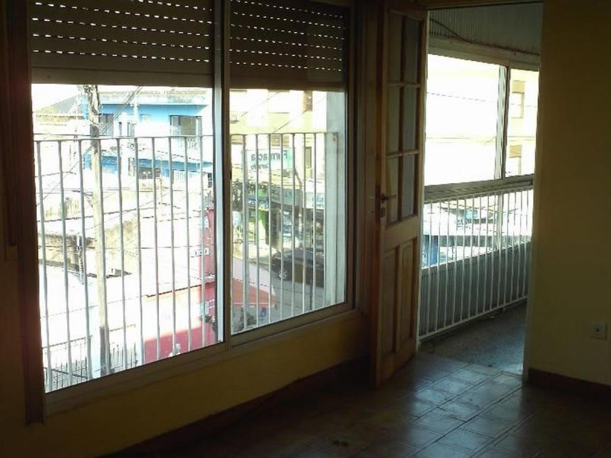 Apartamento de 2 dormitorios en Quilmes, Argentina No. 76024