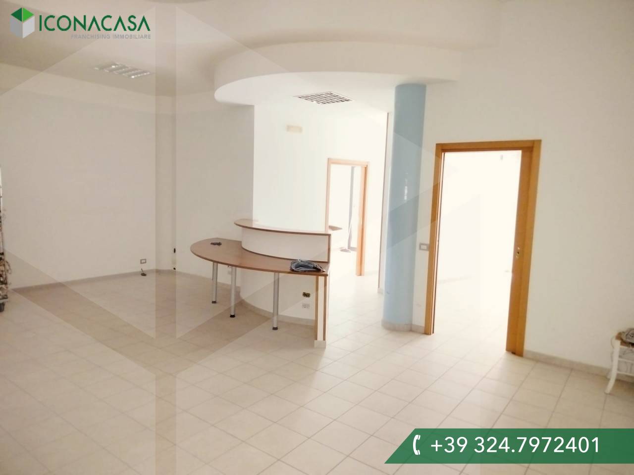 Imóvel comercial de 3 divisões em Conversano, Italy N.º 30511