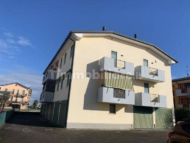 3 rooms Apartment in Veggiano, Italy No. 375979