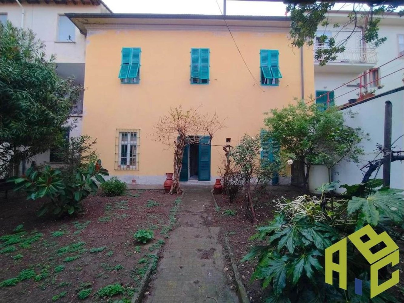 9 rooms House in Rosignano Marittimo, Italy No. 48430
