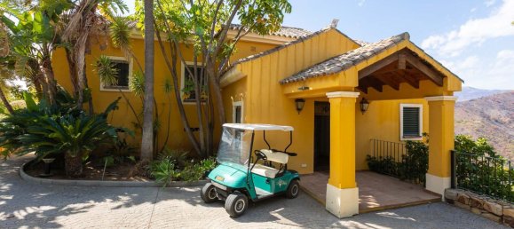 5 bedrooms Villa in Malaga, Spain No. 134279 3