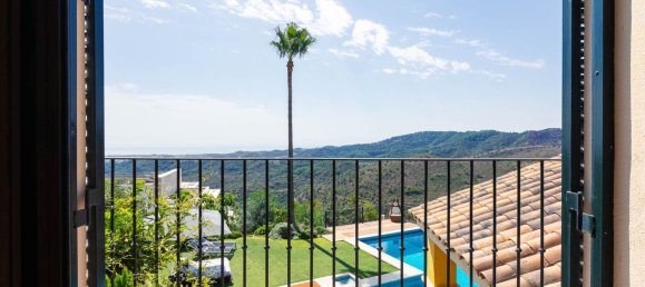 5 bedrooms Villa in Malaga, Spain No. 134279 10