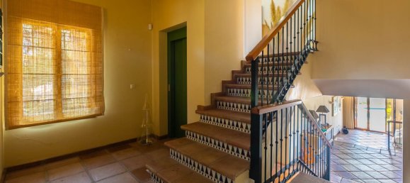 5 bedrooms Villa in Malaga, Spain No. 134279 6