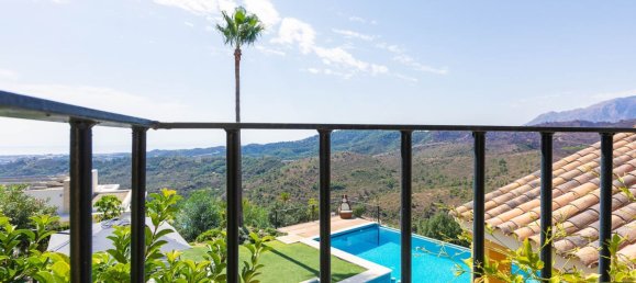 5 bedrooms Villa in Malaga, Spain No. 134279 11