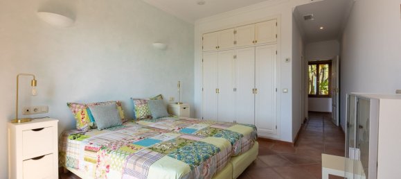 5 bedrooms Villa in Malaga, Spain No. 134279 16