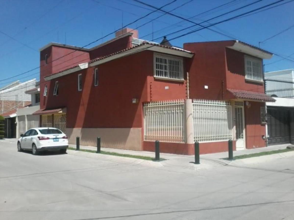 Дом с 4 спальнями в Гуанахуато, Мексика № 149449