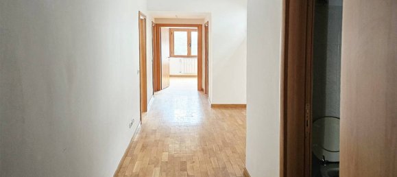 4 bedrooms Apartment in Rome, Italy No. 325929 12