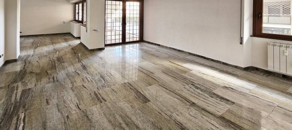 4 bedrooms Apartment in Rome, Italy No. 325929 6