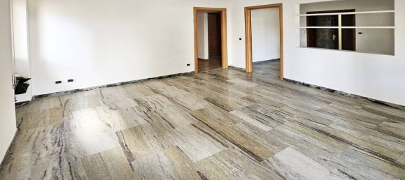 4 bedrooms Apartment in Rome, Italy No. 325929 2