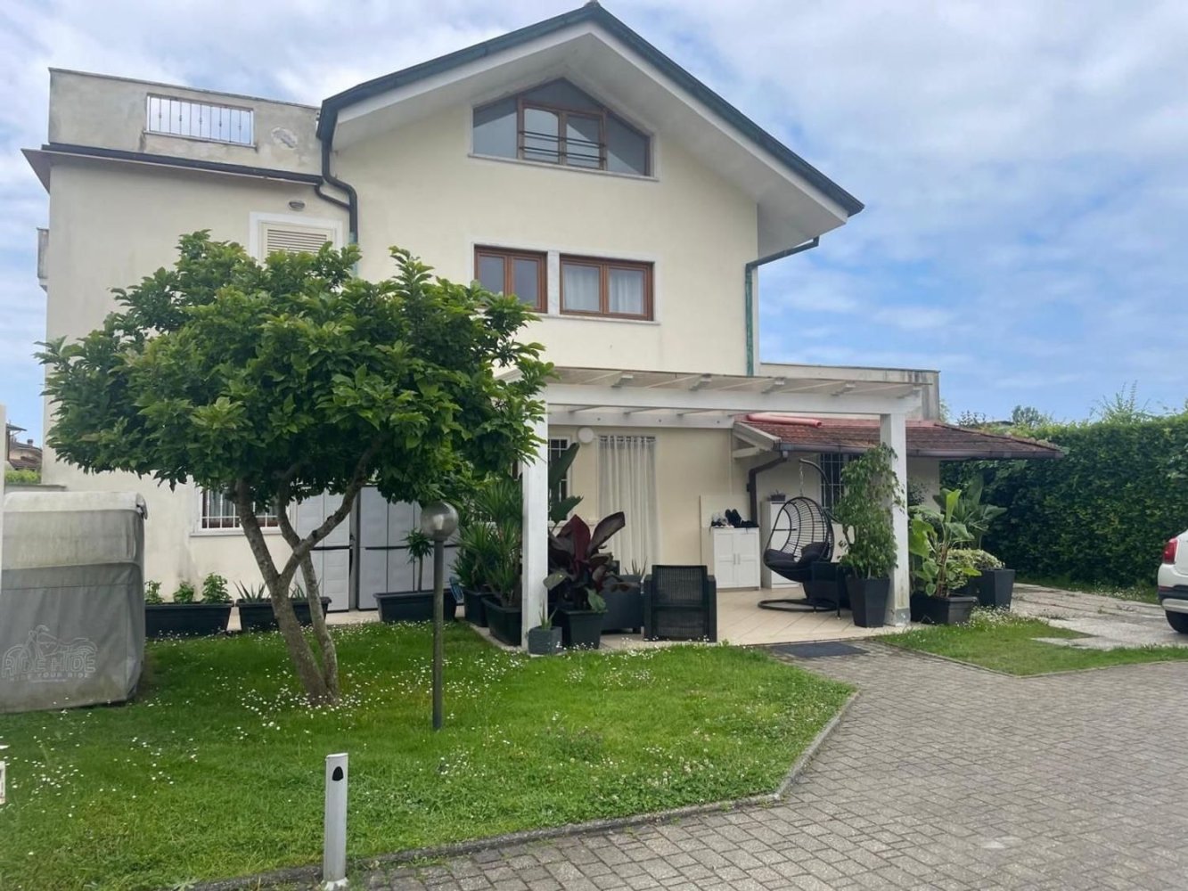 8-Zimmer Haus in Montignoso, Italy, Nr. 216511