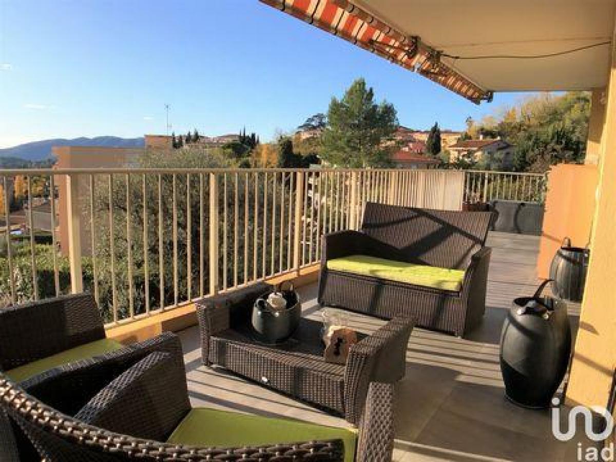 شقة 3 غرف نوم  في Grasse, France رقم 12252