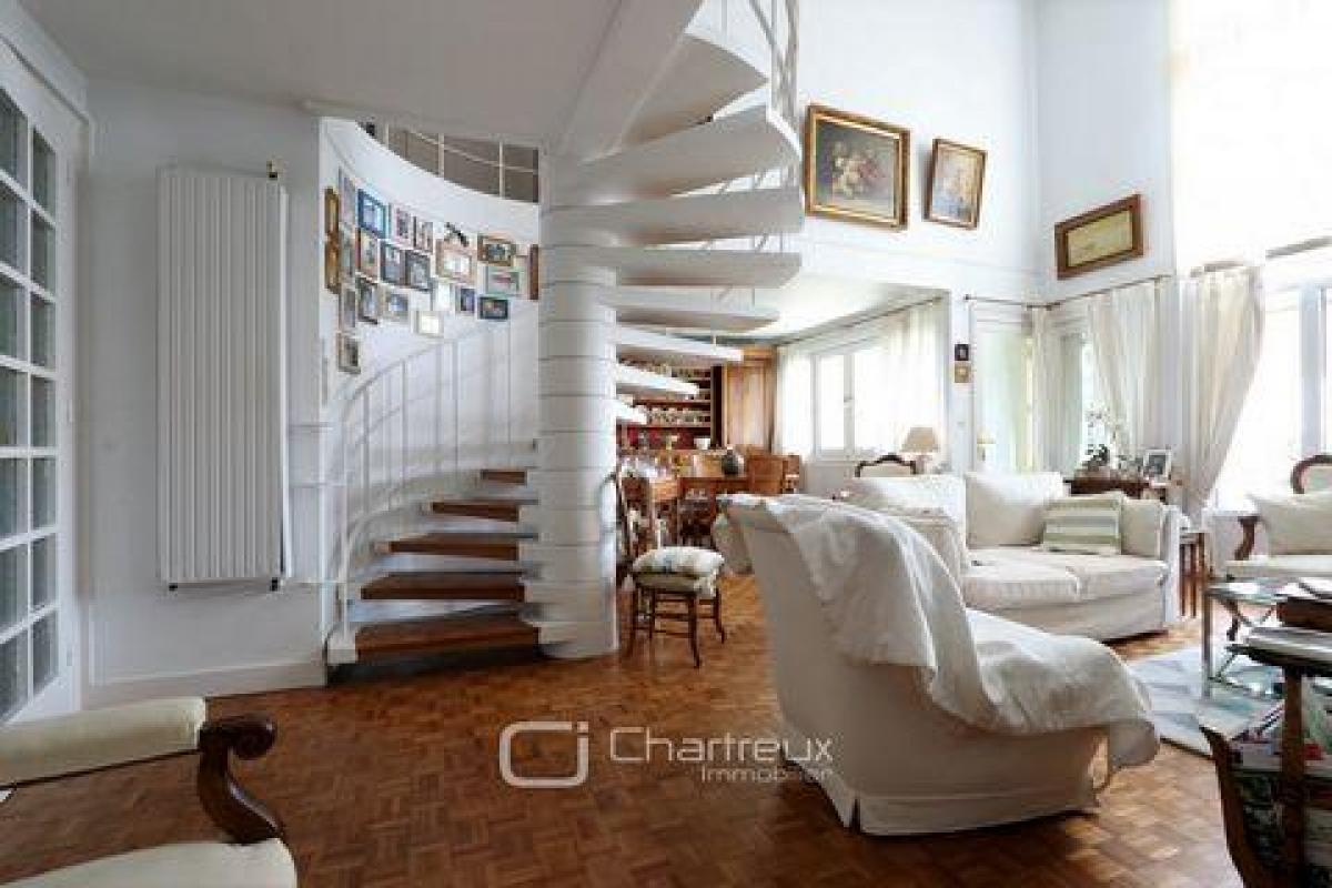 4 bedrooms Condo in Royan, France No. 37112