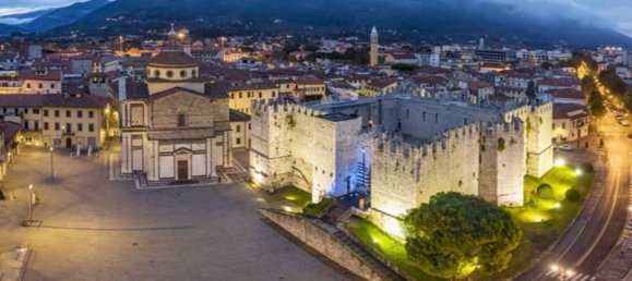 4 bedrooms Apartment in Prato, Italy No. 322305 16