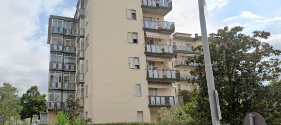 4 bedrooms Apartment in Prato, Italy No. 322305 3