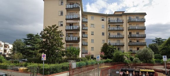 4 bedrooms Apartment in Prato, Italy No. 322305 5