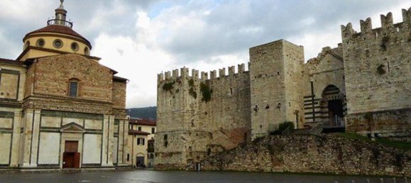 4 bedrooms Apartment in Prato, Italy No. 322305 10