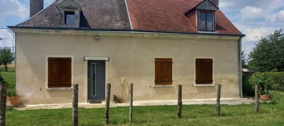 3 bedrooms House in Saint-Martin-des-Bois, France No. 271636 2