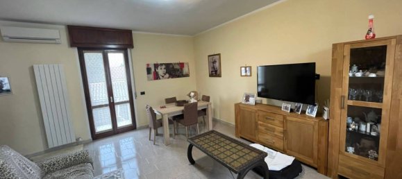 2 bedrooms House in Novara, Italy No. 174487 3
