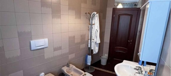 4 rooms Apartment in Alba, Italy No. 111340 8