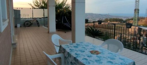 Apartamento de 4 habitaciónes en Colonnella, Italy No. 95360 53