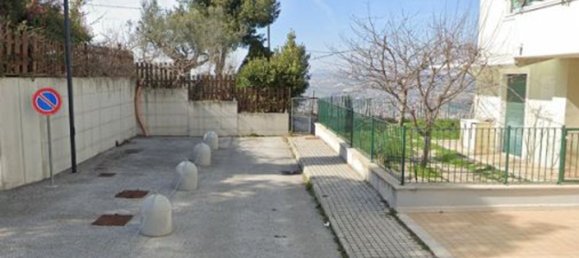 Apartamento de 4 habitaciónes en Colonnella, Italy No. 95360 2