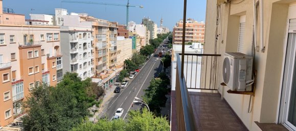 Apartamento de 4 dormitorios en Cádiz, Spain No. 148630 2