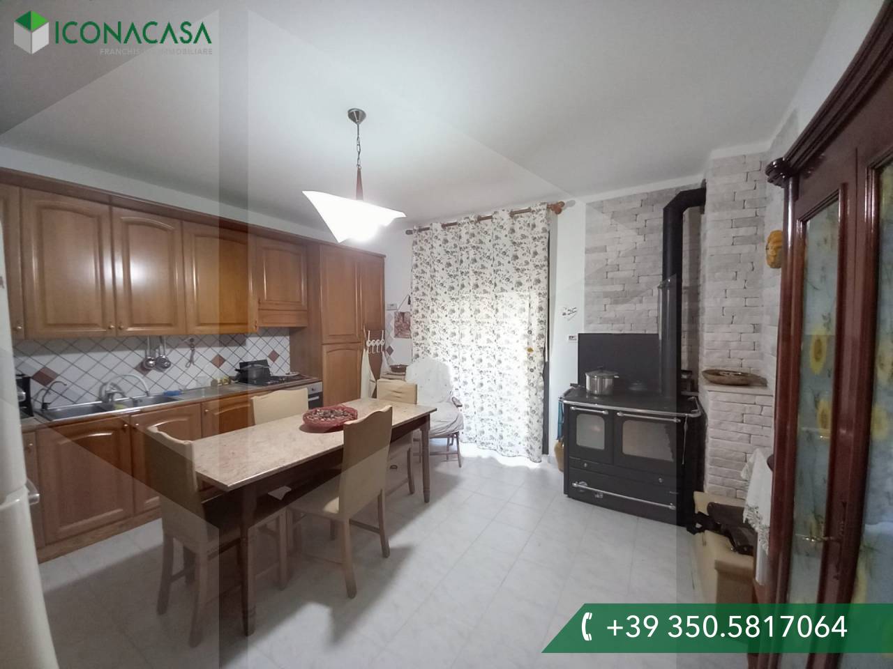 5 rooms Apartment in Vico del Gargano, Italy No. 24142