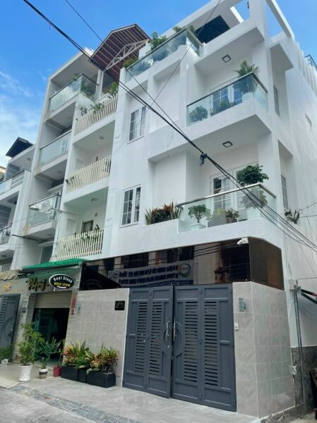108m² House in District 1, Vietnam No. 13044