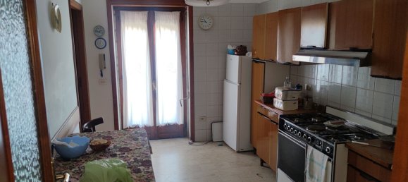 9 rooms House in Tricarico, Italy No. 254477 22