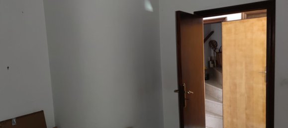 9 rooms House in Tricarico, Italy No. 254477 10