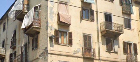 Apartamento de 2 habitaciónes en Turin, Italy No. 230228 2