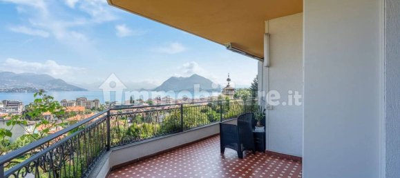 Apartamento de 2 dormitorios en Stresa, Italy No. 371194 2