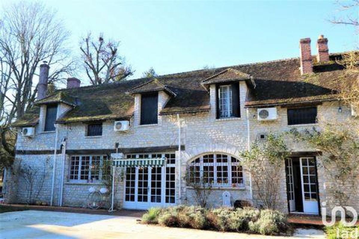 5 bedrooms House in Fontainebleau, France No. 25874